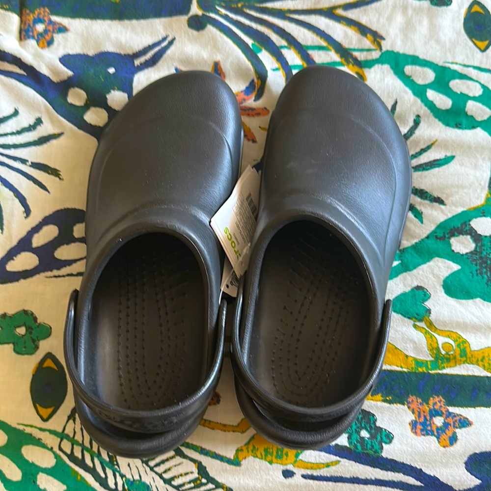 New with tags crocs bistro